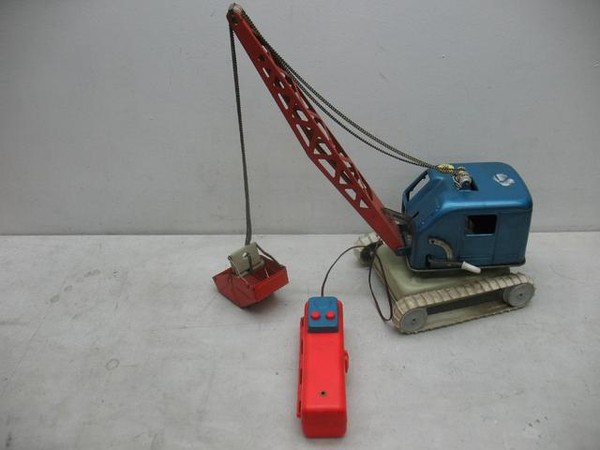 Char mécanique en tôle, années 50. Etat de marche. Lon
